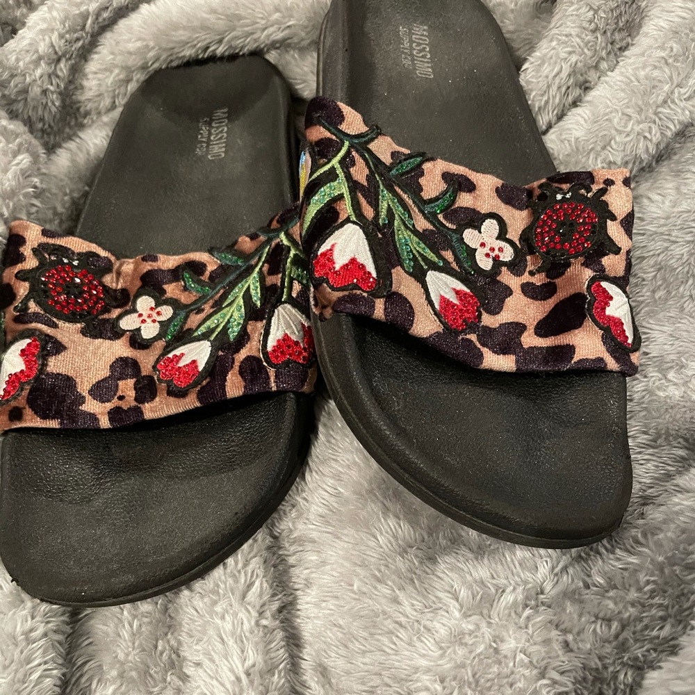MOSSIMO Slide